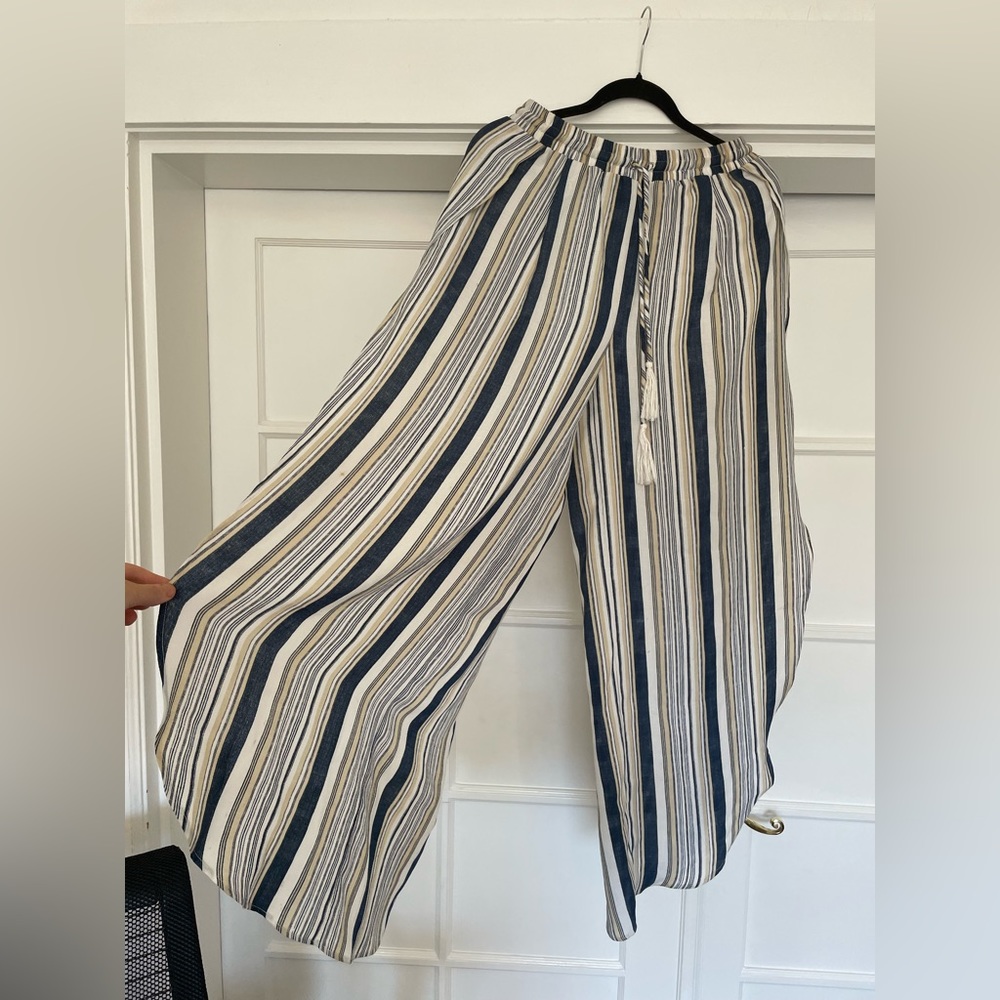 Flowy striped pants with side slits size M